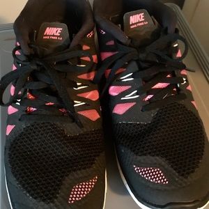 Nike shoes 6.5y(8 Womens)